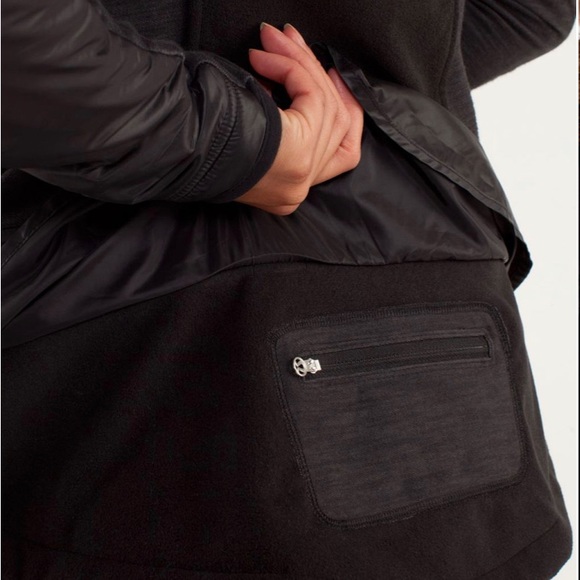 Black lululemon jacket. Rare! EUC! - Picture 7 of 8